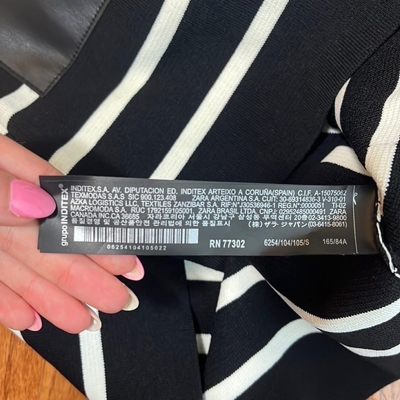 Zara Knit Black and White Striped Dress with Faux Leather Pockets Size Small - Picture 10 of 12